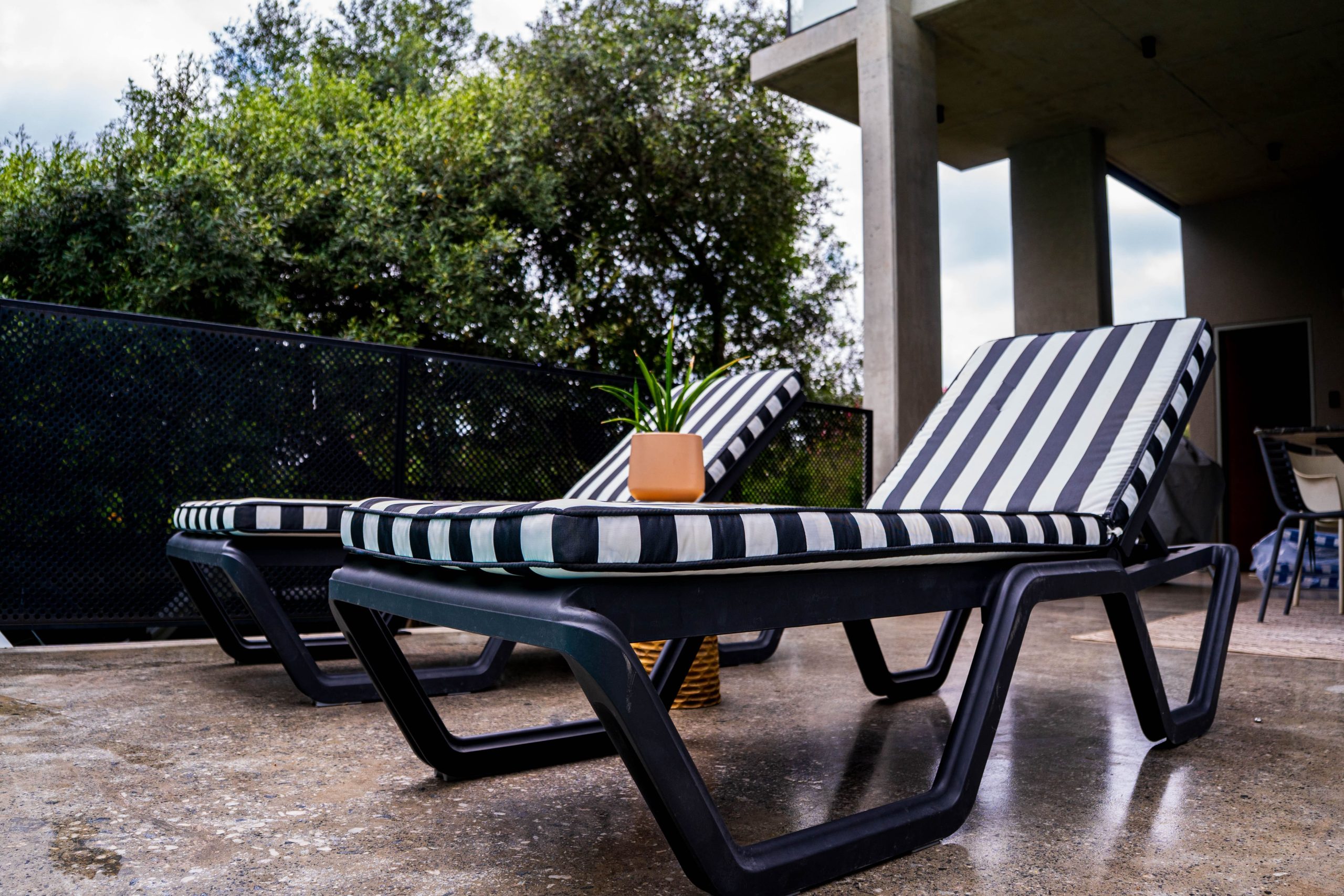 Black & White Thick 2 piece Outdoor Lounger Cushion